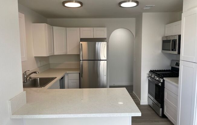 2 beds, 2 baths, $1,375, Unit UNIT 1083
