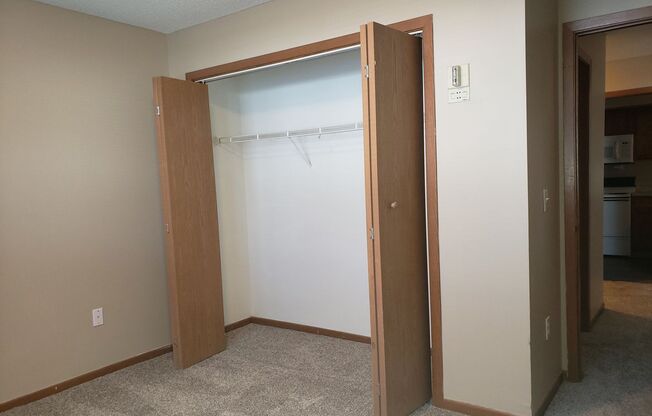 2 beds, 1 bath, 976 sqft, $945, Unit 203