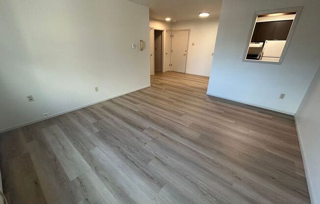 1 bed, 1 bath, $995, Unit 342