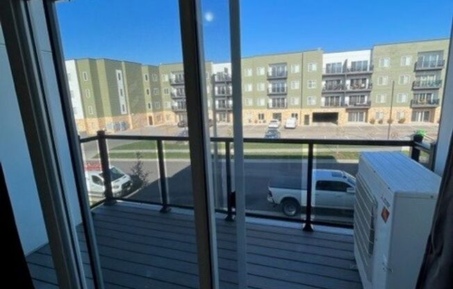 2 beds, 2 baths, 1,092 sqft, $1,795, Unit 1300-111