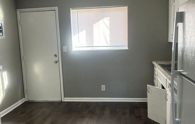2 beds, 1 bath, 750 sqft, $1,070, Unit B06 1066 07