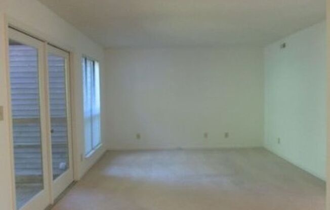 1 bed, 1 bath, 775 sqft, $1,301, Unit 1110LpC