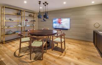 2 beds, 1 bath, 667 sqft, $5,152, Unit 19C