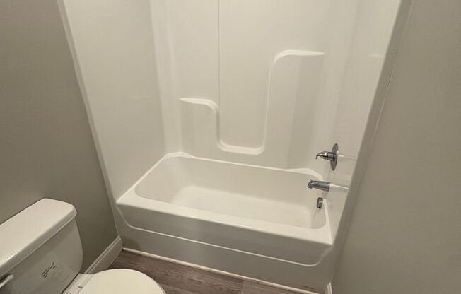 1 bed, 1 bath, 650 sqft, $775, Unit 224