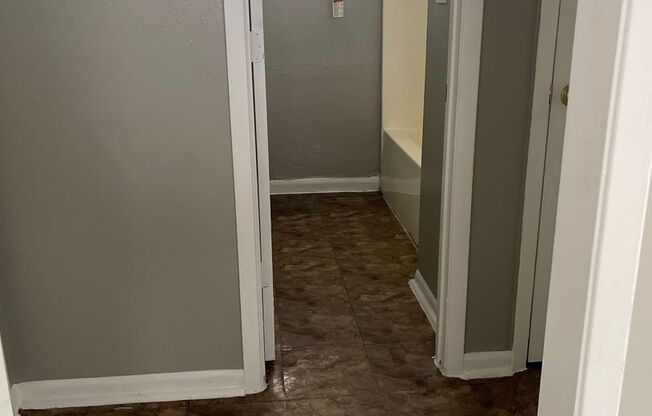 2 beds, 1 bath, 780 sqft, $1,190, Unit 311R