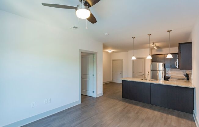 1 bed, 2 baths, 945 sqft, $1,975, Unit Heritage East- Unit 212