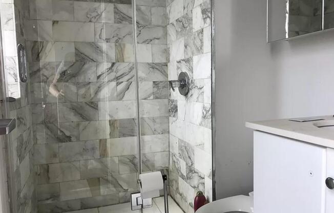 3 beds, 1 bath, $4,300, Unit 54