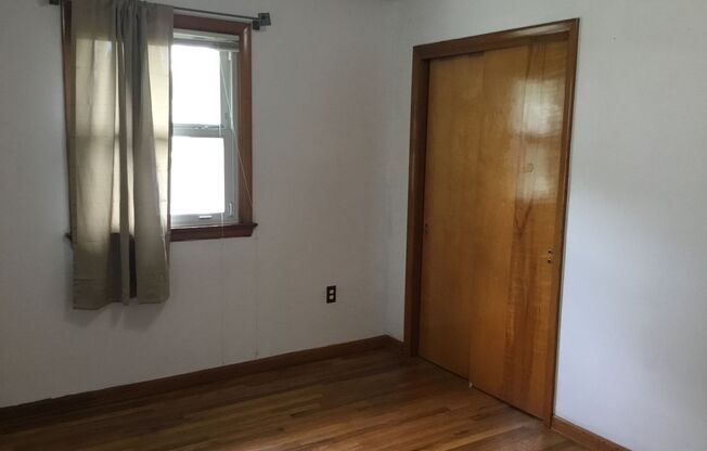 3 beds, 1 bath, $1,695