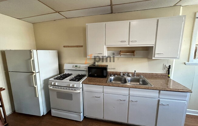 1500 W FRED ST
