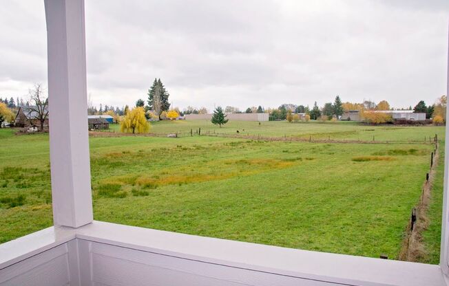 1 bed, 1 bath, 711 sqft, $1,695, Unit E33