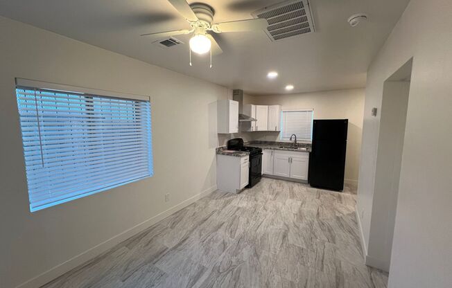 Charming Fully Remodeled 1 Bedroom 1 Bath Apartment  Near Shopping & Public Transportation