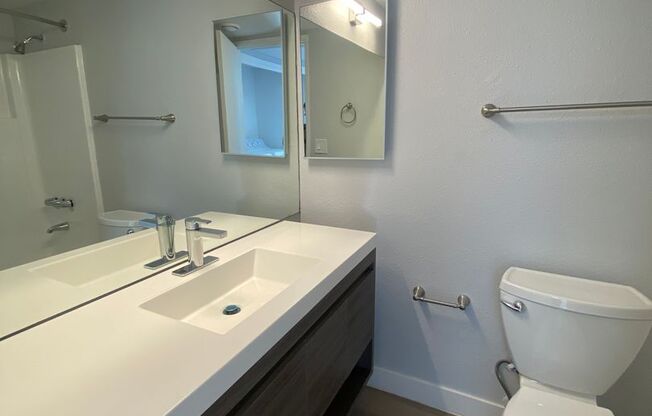 Studio, 1 bath, 464 sqft, $990, Unit 244