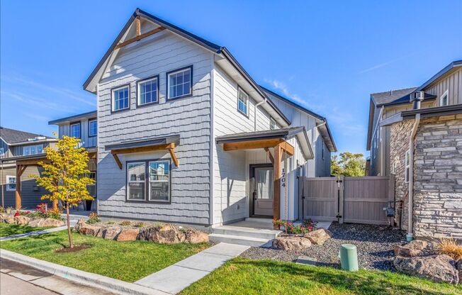 EAGLE LIVING AT IT'S FINEST: MODERN FARMHOUSE RETREAT