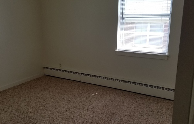 2 beds, 1 bath, 695 sqft, $725, Unit 1500-319