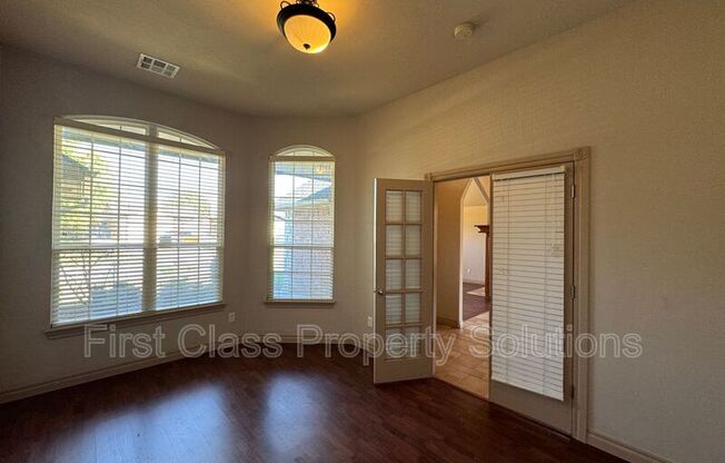 9508 S COUNTRY CLUB DR