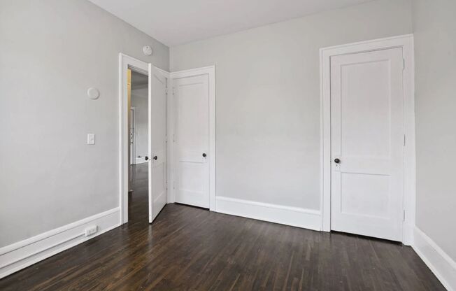 James by The Lakes | 2901 James Ave. S. - 2 Bedrooms Available!