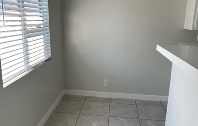 CHARMING 1 BEDROOM 1 BATH IN LONG BEACH