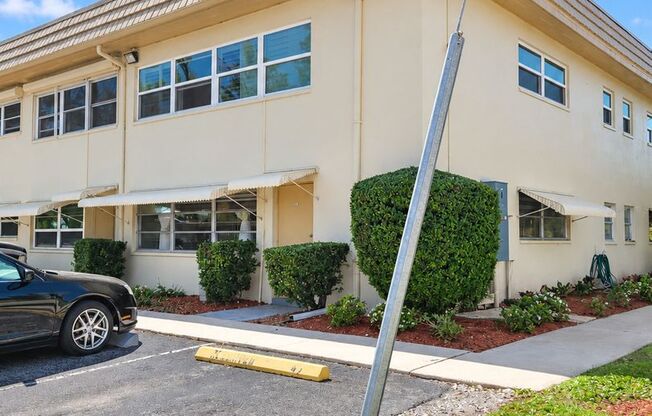 ROOM WITH PRIVATE BATHROOM FOR RENT – ST. PETERSBURG, FL