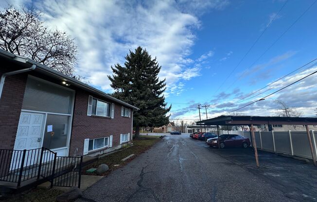2 beds, 1 bath, 940 sqft, $1,295, Unit Unit 06