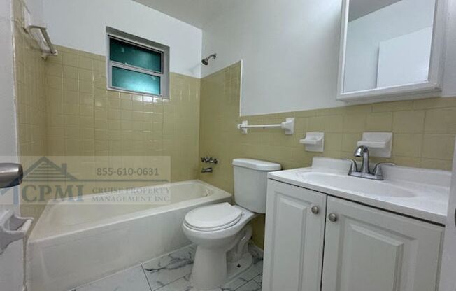 1 bed, 1 bath, 640 sqft, $1,575, Unit 11