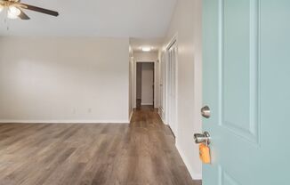 2 beds, 1.5 baths, $1,300, Unit 3224