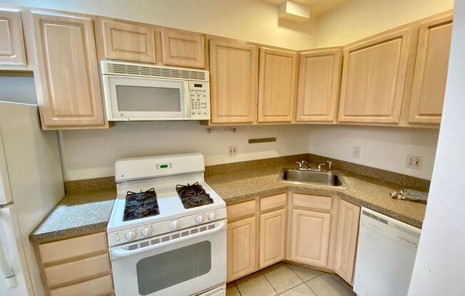 2 beds, 1 bath, 1,000 sqft, $1,948, Unit 3035 N. Calvert St. C4