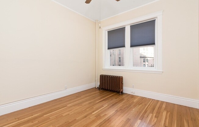 60 Charlesgate E