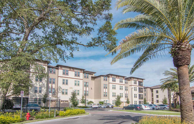 Building Exterior at The Oasis at Lake Bennet, Ocoee, FL