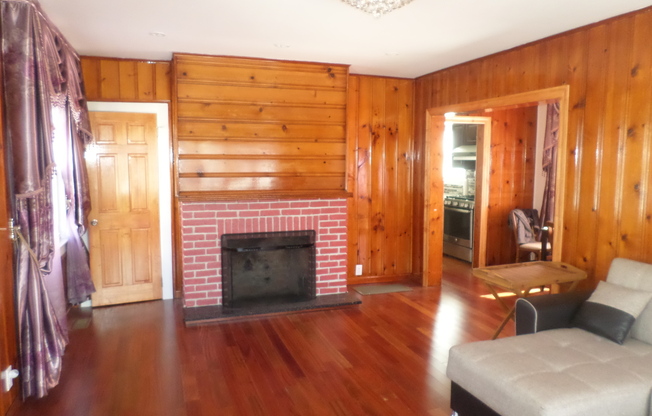 Terrific 3 Bedroom/ 2 Bath Home in East Rockaway