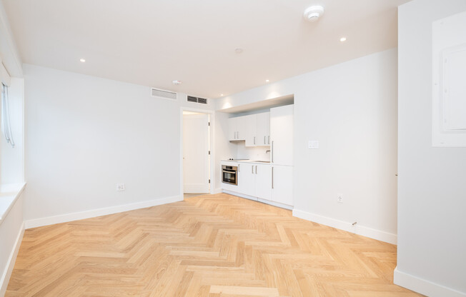12 COMMONWEALTH AVE