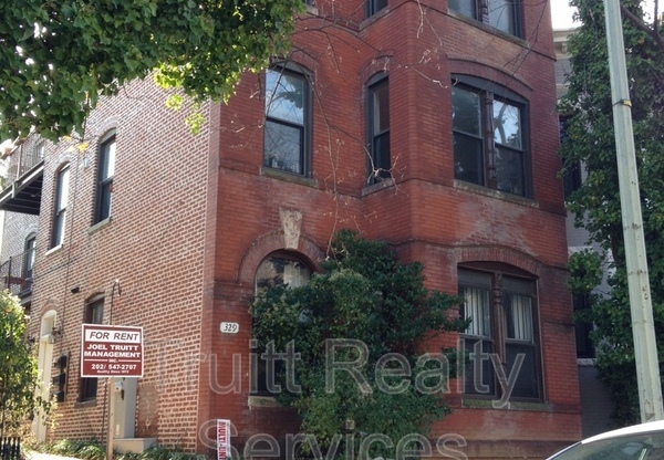 329 E St S.E.