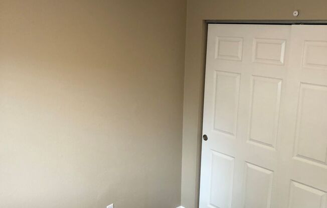 2 beds, 1 bath, 800 sqft, $1,400, Unit Mar1964