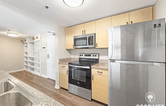 2 beds, 1 bath, $2,850, Unit Unit 710