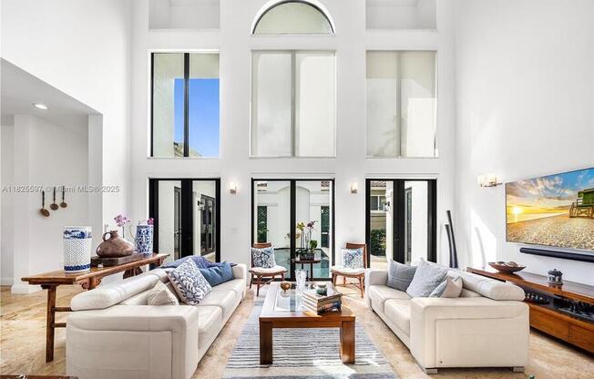 150 W SUNRISE AVE