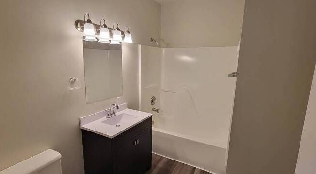 3 beds, 1 bath, 1,200 sqft, $1,710