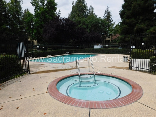 2 beds, 1 bath, $1,795