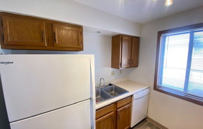 1 bed, 1 bath, 650 sqft, $870, Unit 1505-14