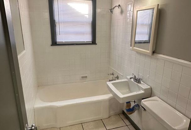 2 beds, 1 bath, $950