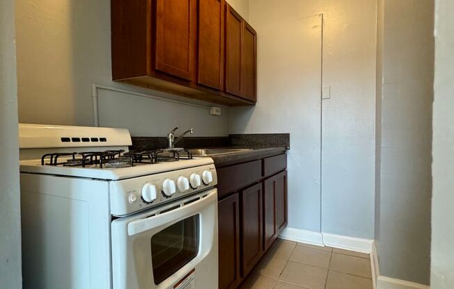 Studio, 1 bath, 375 sqft, $1,275, Unit 606