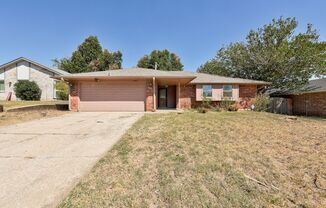 ** Move-In Special - $500 Off ** Charming 3 Bed, 2 Bath Home in Wilshire Hill, Oklahoma City!!