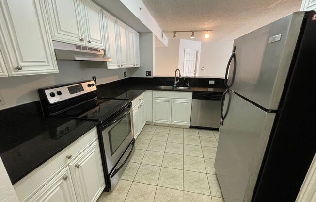ANNUAL RENTAL 1 BED + DEN/1 BATH AT IBIS CLUB