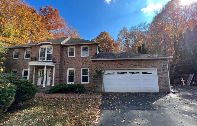 Spectacular 3 Bed 3.5 Bath Brick Home in Scenic Riverview Estates