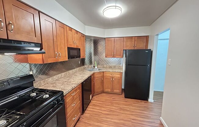 2 beds, 2 baths, 1,100 sqft, $1,549, Unit 120