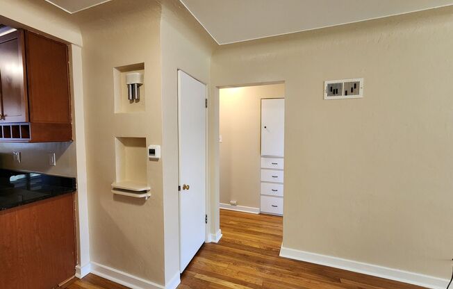 2 beds, 1 bath, $2,075