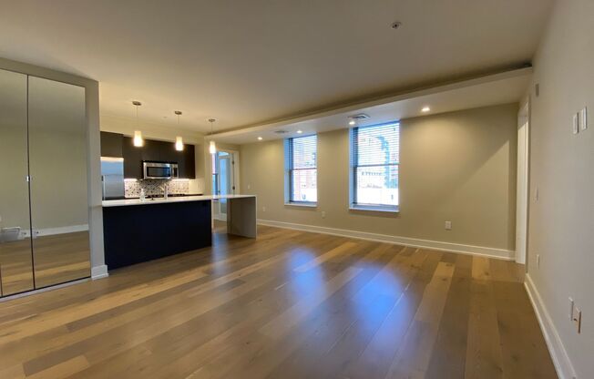 2 beds, 2 baths, 700 sqft, $2,695, Unit 503