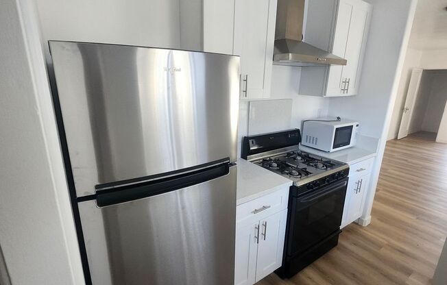 1 bed, 1 bath, $1,750, Unit 547