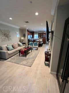 3 beds, 3 baths, 1,300 sqft, $3,700, Unit 70