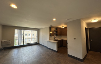 512 W Wrightwood Ave