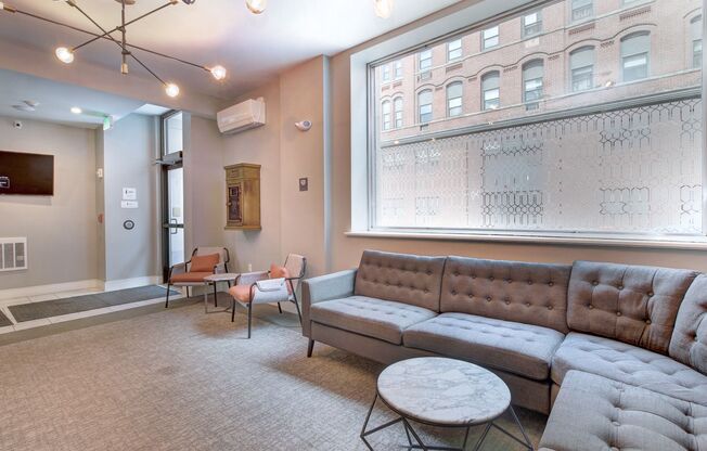 Studio, 1 bath, 402 sqft, $1,900, Unit 601