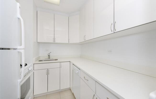 Studio, 1 bath, 520 sqft, $3,750, Unit 34-O